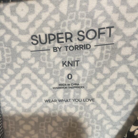 Torrid Ditsy Tribal Print Maxi Super Soft Slit Dress - Picture 8 of 11